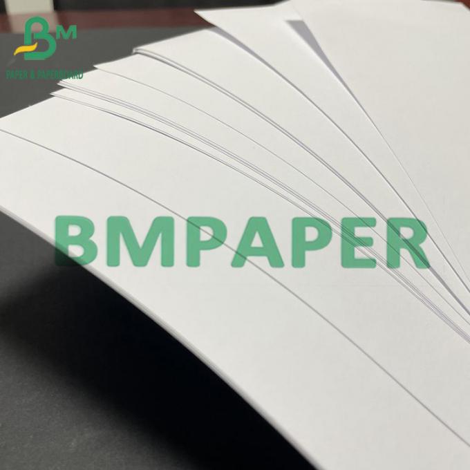 Papel sin recubrimiento de absorción de Woodfree de la tinta de impresión para los diversos libros