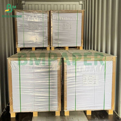 Papel sin revestimiento de madera de alta blanqueza 55 gm Hojas de papel de celulosa virgen 100%