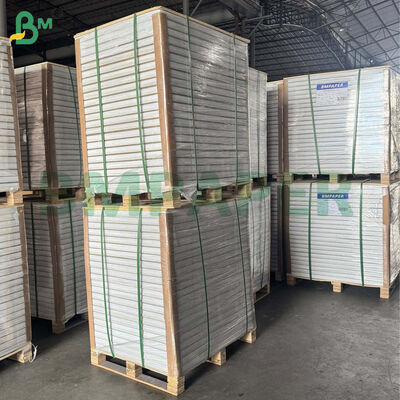 Cartón corrugado de tres capas de 140+100+140 gsm en varios colores