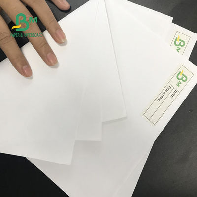 el llano sin recubrimiento Woodfree blanco de 60G 70G 80G 90G en offset la impresión de las hojas de papel 24 * 38&quot;