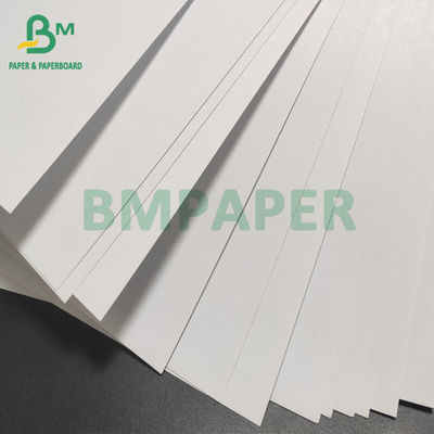 Papel liso blanco compensado 70# papel de imprenta sin recubrimiento de 610 x de 860m m