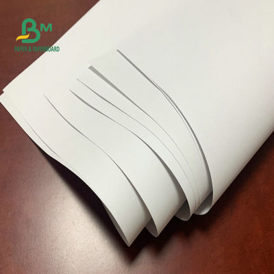 El brillo blanco superficial liso del rollo de la garantía compensó 60g sin recubrimiento 80g para la libreta