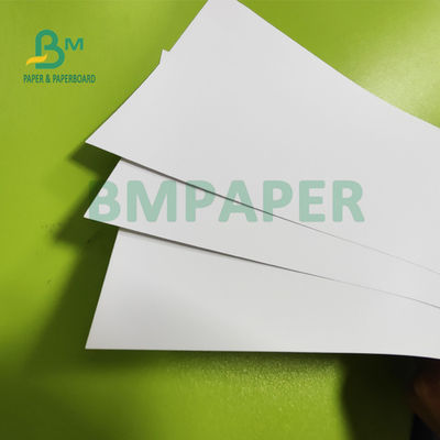 papel revestido de seda de 80lb 100lb C2S para los folletos 26" X 40" color vivo