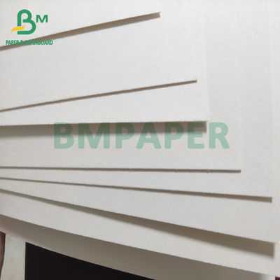 Tablero de papel sin recubrimiento absorbente blanco para el grueso de la estera 0.4m m 0.5m m de la cerveza