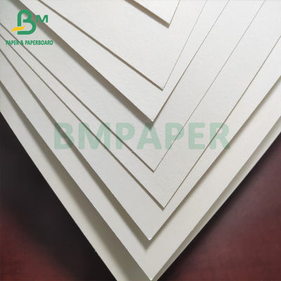Tablero de papel sin recubrimiento absorbente blanco para el grueso de la estera 0.4m m 0.5m m de la cerveza