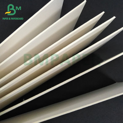 Tablero de papel sin recubrimiento absorbente blanco para el grueso de la estera 0.4m m 0.5m m de la cerveza