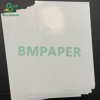 papel de 150gsm 157gsm Chromocoat en la resma de la hoja que embala 640 x 900m m 700 x 1000m m