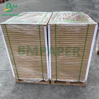 papel de 150gsm 157gsm Chromocoat en la resma de la hoja que embala 640 x 900m m 700 x 1000m m