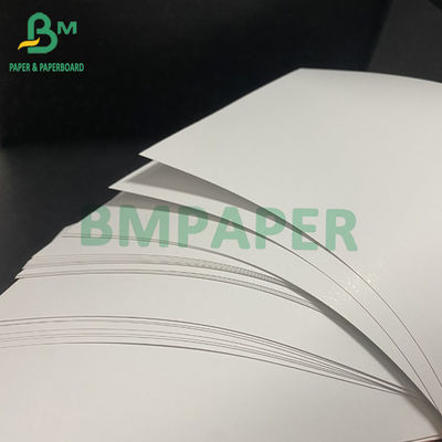 Tamaño 635m m x 900m m del papel brillante 80G 90G 100G 115G de Matte Coated C2S