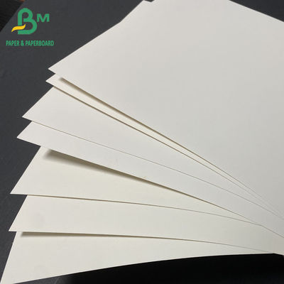 pulpa blanca de papel de seda 25&quot; 39&quot; de la Virgen de cubierta de 60lb 70lb 80lb 100lb C1S anchura del rollo