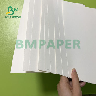 Tablero de papel sin recubrimiento superficial plano 615m m x 860m m para la tableta desecante