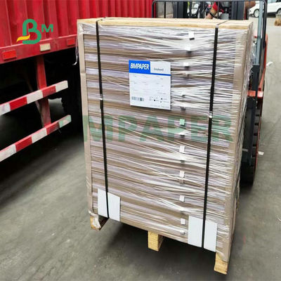 La cartulina blanca laminada de capa cubre 72 el x 102cm 1m m 2m m 3m m para la caja de regalo