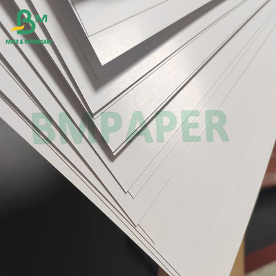 Chromo echado a un lado doble cubrió el papel brillante 300gsm 350gsm de C2S para la revista