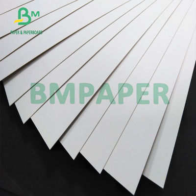 resistente de humedad de 325gsm CCK Clay Coated Kraft Back Paper para las cajas del cartón de plegamiento