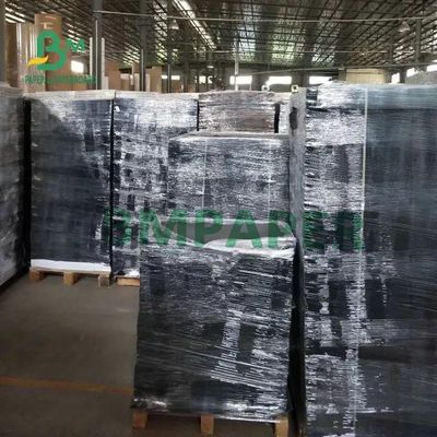 El negro acanala la hoja de la cartulina e flauta para el embalaje 502m m x 693m m del cartón