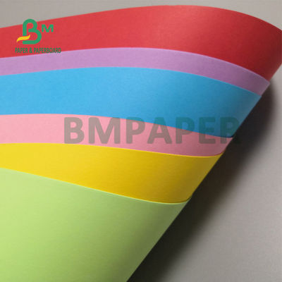 70gsm 80gsm Tablero de papel de Bristol, hojas del papel de dibujo para las notas pegajosas 61 los x 86cm