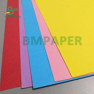 70gsm 80gsm Tablero de papel de Bristol, hojas del papel de dibujo para las notas pegajosas 61 los x 86cm