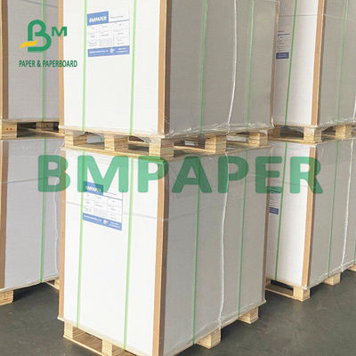 el lado 270g uno cubrió el papel para el plegado en abanico para llevar del acondicionamiento de los alimentos resistente