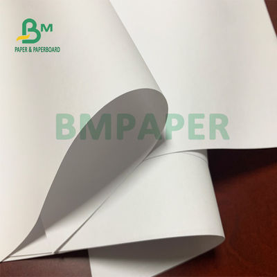 Woodfree sin recubrimiento 50gsm de papel 53gsm 55gsm para las páginas de la libreta en rollo