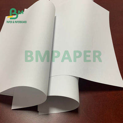 Woodfree sin recubrimiento 50gsm de papel 53gsm 55gsm para las páginas de la libreta en rollo