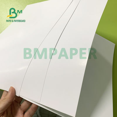 alto papel brillante de la rigidez C2S de 8pt 10pt para las ilustraciones de clase superior 660m m x 990m m