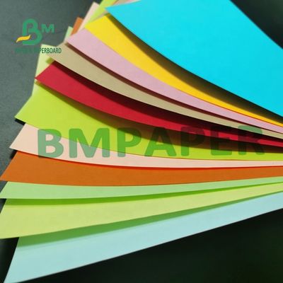 El doble echa a un lado papel colorido del arte, hoja 80g 180g del papel de la papiroflexia de la alta tiesura