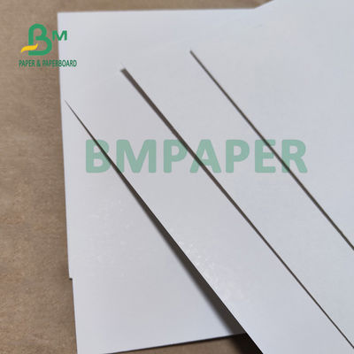 tablero de papel del rollo del congelador blanco 270gsm para el acondicionamiento de los alimentos frescos altos 30 x 22,5&quot; a granel