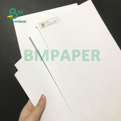 tablero de papel sin recubrimiento en enlace blanco 250gsm para el papel 615m m x 860m m del documento