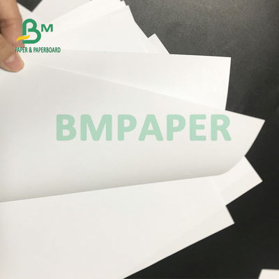 Papel compensado blanco estupendo 140gsm 160gsm de Woodfree buena llanura de 635m m x de 914m m