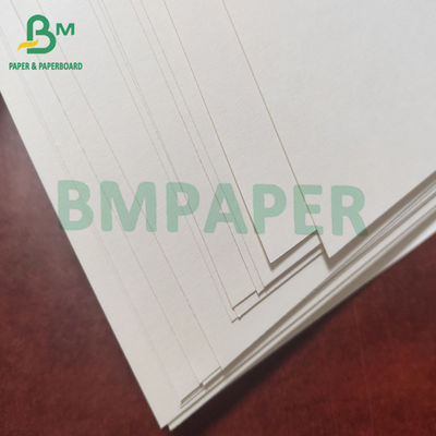 Papel de Kraft de saco blanco blanqueado 80gsm de alta resistencia para el OEM de los bolsos