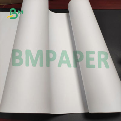Papel de trazador sin recubrimiento del uso de la ropa del formato amplio blanco 42gsm Rolls