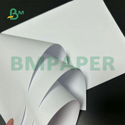 Formato amplio Woodfree sin recubrimiento 55gsm de papel 60gsm 65gsm para la impresión del texto de escuela