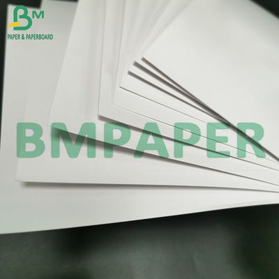 papel compensado abultado Woodfree del color crema de marfil de papel sin recubrimiento 31*43inch de 60grams 70grams alto