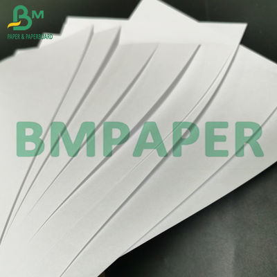 papel compensado abultado Woodfree del color crema de marfil de papel sin recubrimiento 31*43inch de 60grams 70grams alto