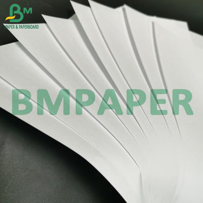 papel compensado abultado Woodfree del color crema de marfil de papel sin recubrimiento 31*43inch de 60grams 70grams alto