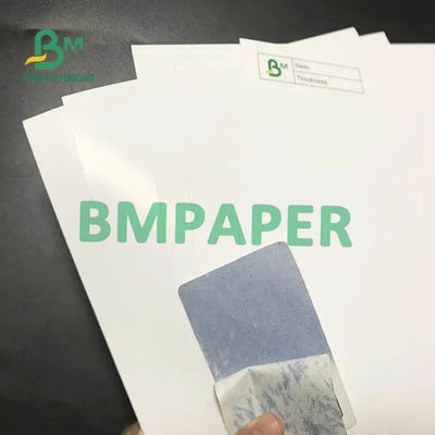 tablero de papel del lustre de 300gsm 350gsm para la base azul de la tarjeta del póker/la perspectiva anti de la base negra