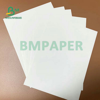 tablero plegable de la caja de 215gsm 220gsm C1S para el cartón del cigarrillo en blanco/blanco