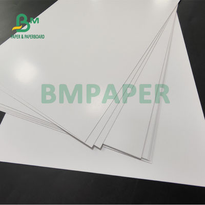 cubierta revestida de papel brillante del lustre de 70# 90# C2S para la revista 13&quot; x 19&quot; alta blancura