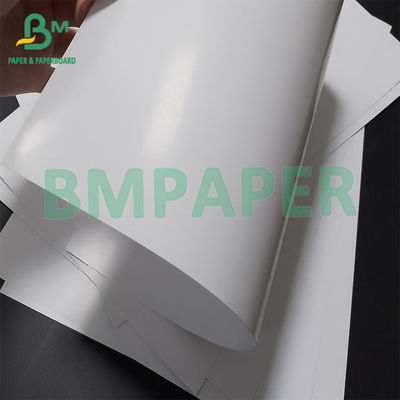 El doble blanco echó a un lado papel revestido para la impresión del anuncio y el folleto del producto
