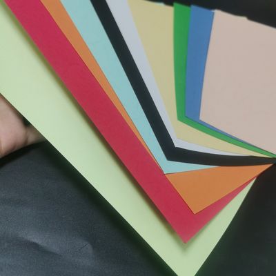 Papel de cubierta texturizado de cartón en relieve de 110 g de color perfecto para la impresión de inyección de tinta