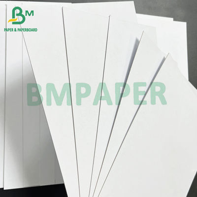 Tablero dúplex recubierto de blanco de doble cara de cartón blanco de 1 mm y 540 g / m2