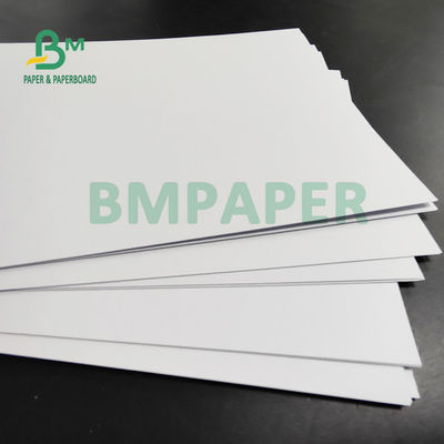 Papel sin recubrimiento para colgar 720 X 1020 mm Blanqueza alta
