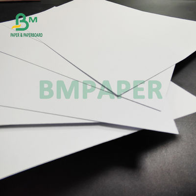 Papel sin recubrimiento para colgar 720 X 1020 mm Blanqueza alta