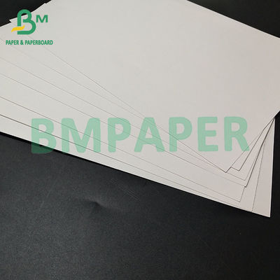 Alta resistencia y resistencia al plegamiento y protección del medio ambiente Papel kraft blanco súper resistente para bolsas