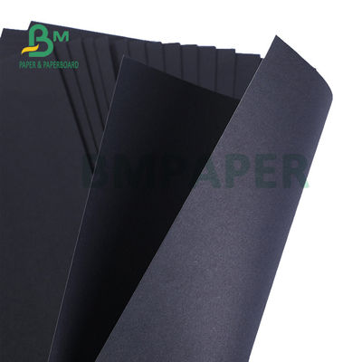 150gm 200gm cartón de papel Kraft negro para el embalaje de regalos 70 x 100cm Buena rigidez