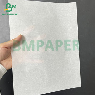 Excelente capacidad de procesamiento 60 gramos de papel blanco a prueba de grasa para el embalaje de bocadillos de alimentos