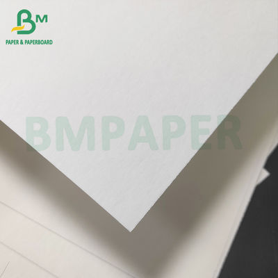 Papel offset sin recubrimiento de pasta de madera virgen Matte Absorbente de cartón de pulpa
