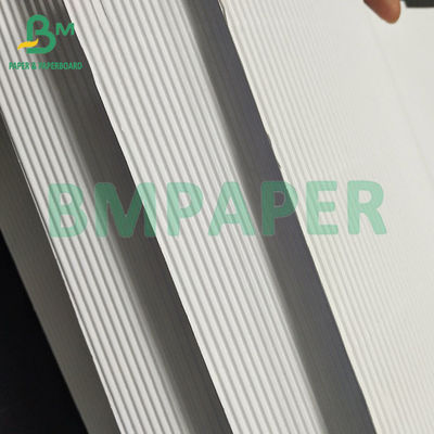 Estabilidad amplia aplicabilidad Dos capas de papel de flauta blanco F 1 mm para productos cosméticos