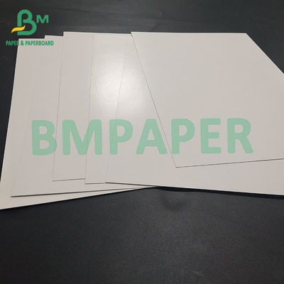 Papel antitransparente de alta rigidez con núcleo negro y núcleo azul con recubrimiento C2S