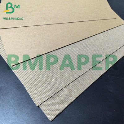 Hojas de papel ondulado marrón sin blanquear para cajas
